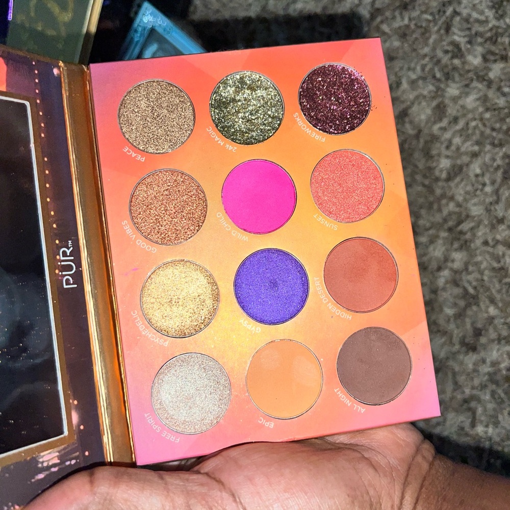Eyeshadow palette